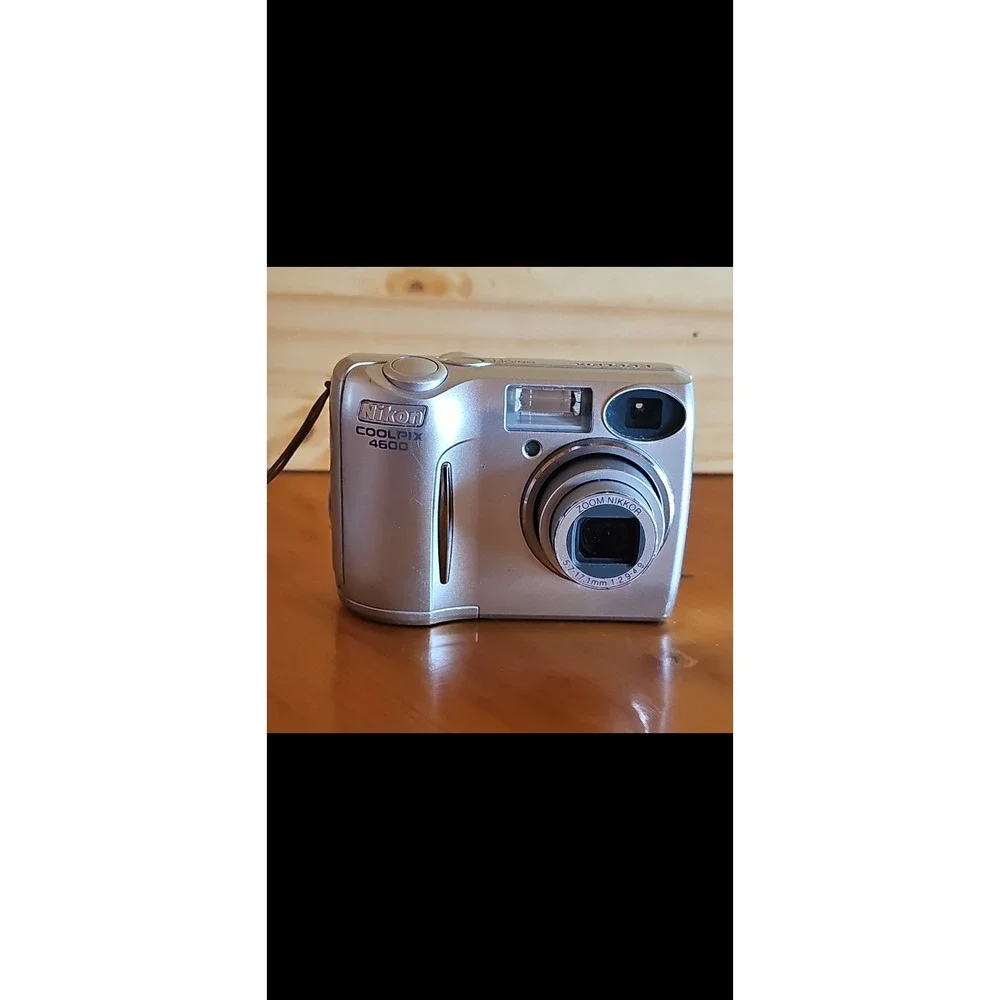 Nikon KoolPix 4600 digital camera
